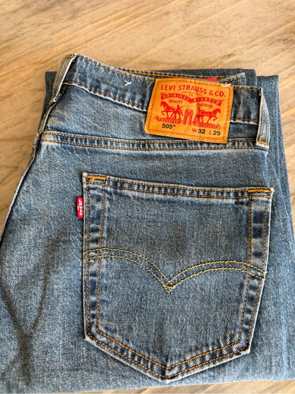 Levi's Slim Straight Men's Jeans in Light Blue with Tan Patch